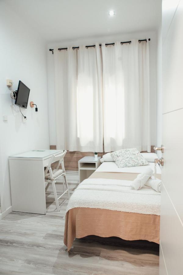 Hostal Ruta De Francia Barcelona Exteriér fotografie