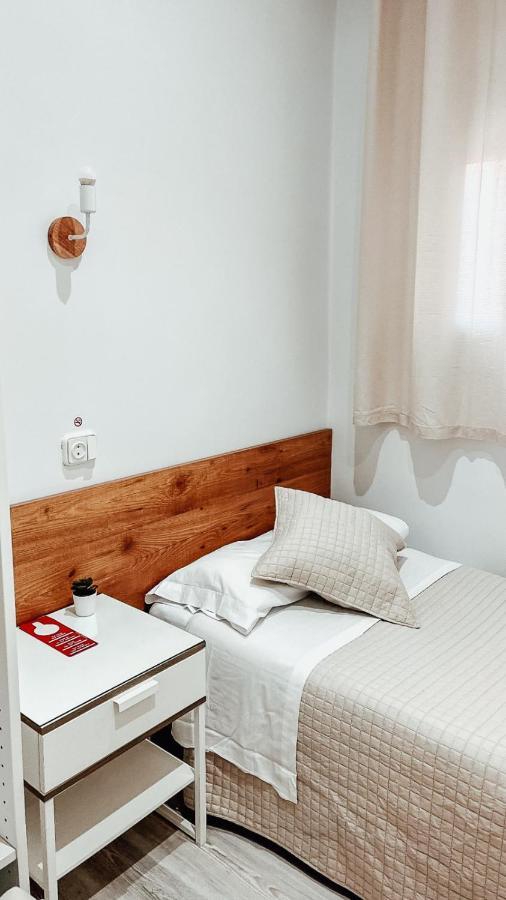 Hostal Ruta De Francia Barcelona Exteriér fotografie