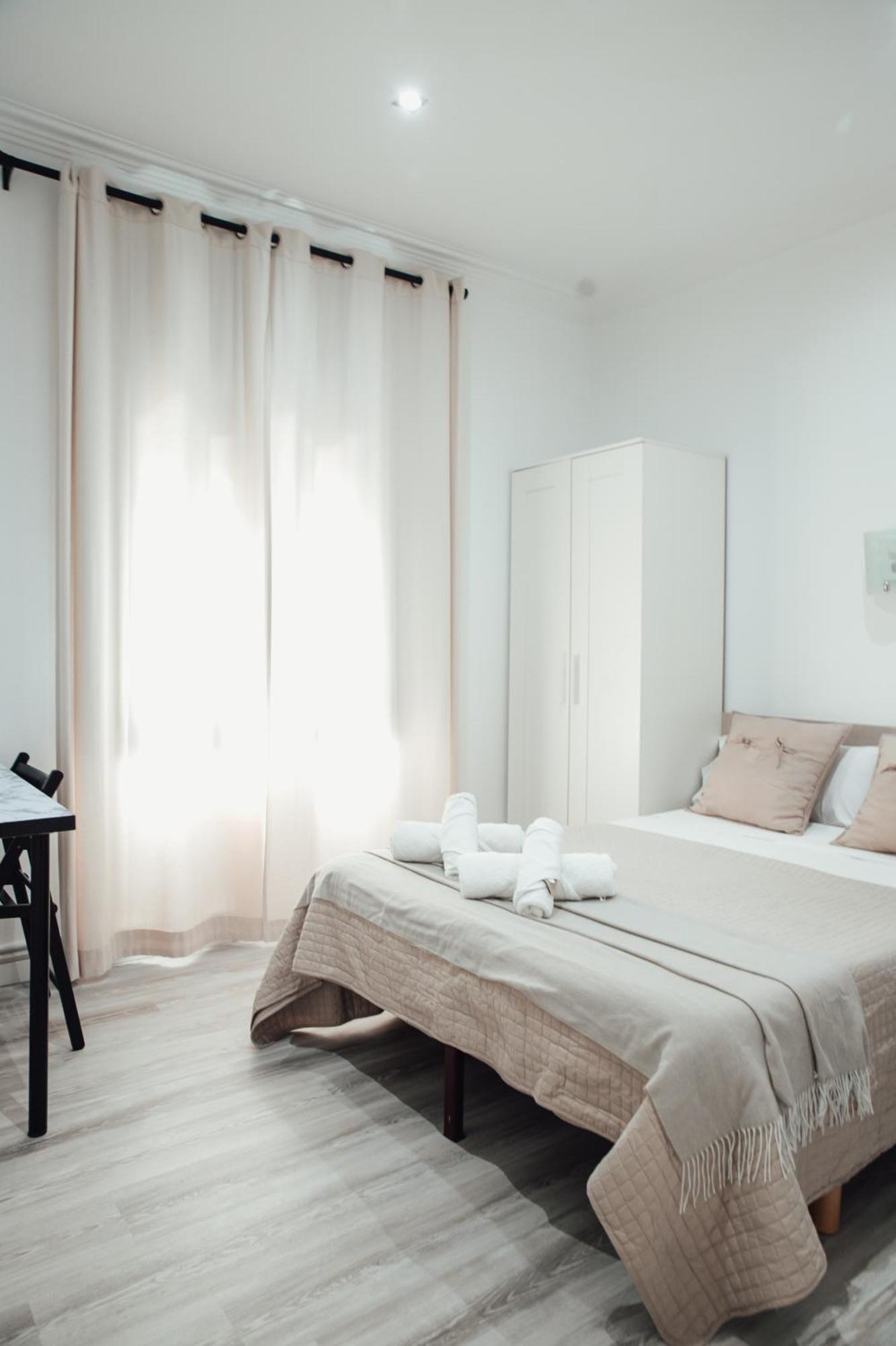 Hostal Ruta De Francia Barcelona Exteriér fotografie