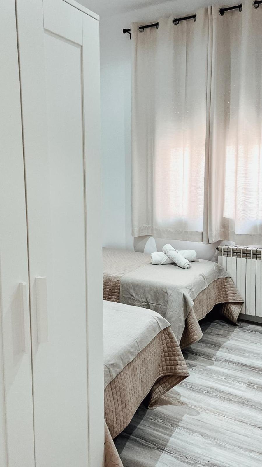 Hostal Ruta De Francia Barcelona Exteriér fotografie